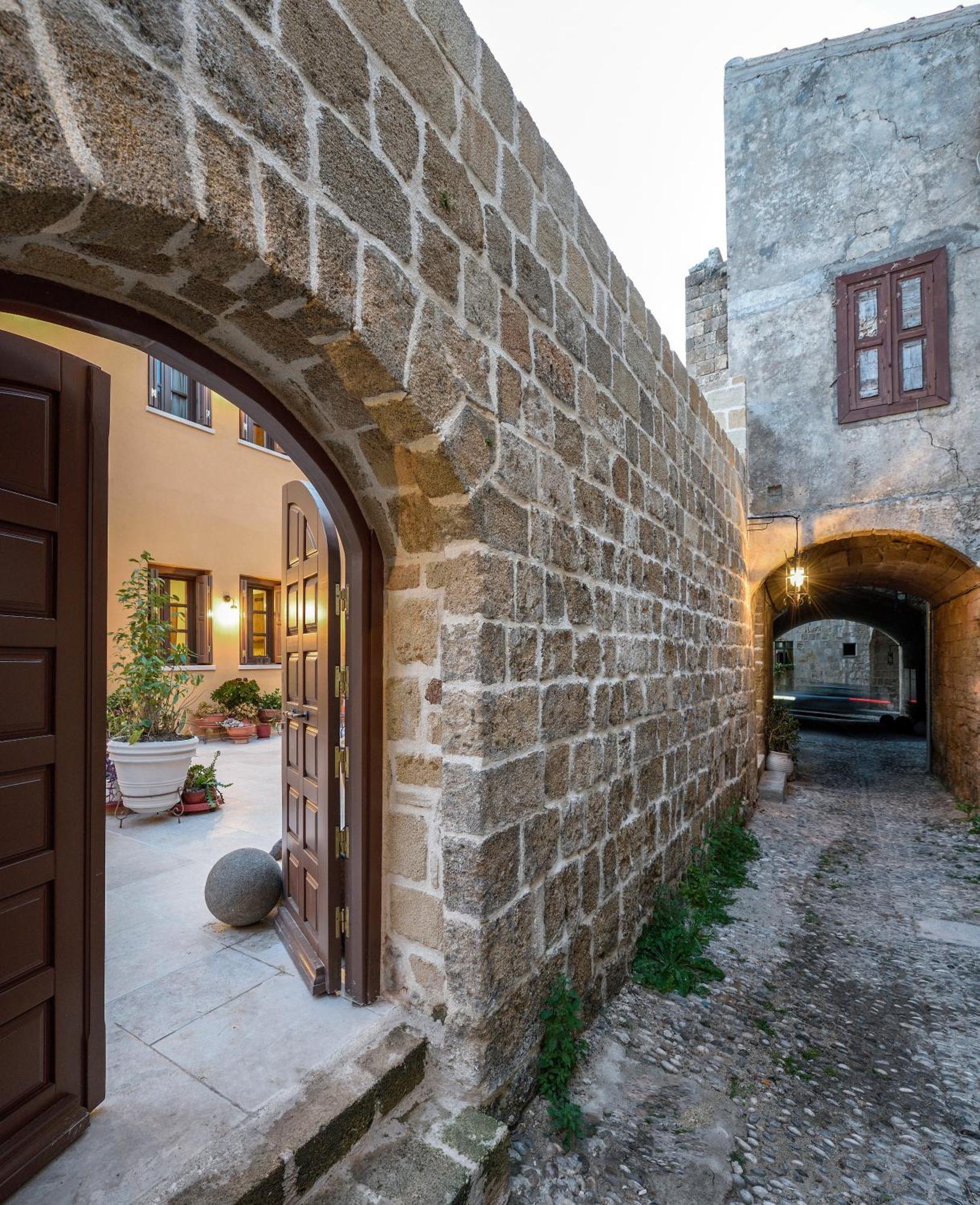Spanish Knights Inn Rhodes City Buitenkant foto